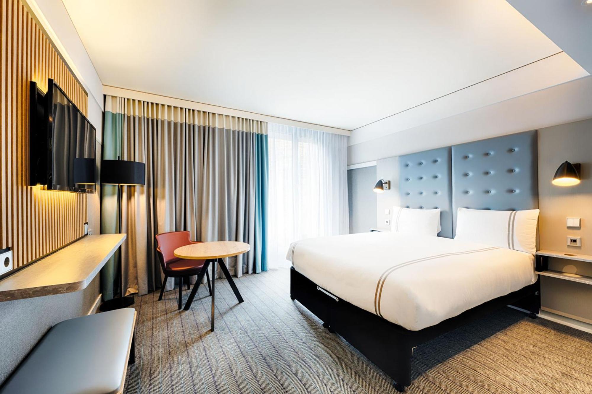 Premier Inn Heilbronn City Centre Exteriör bild