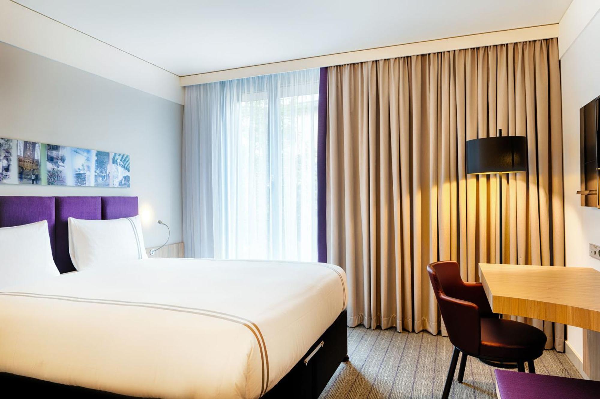 Premier Inn Heilbronn City Centre Exteriör bild