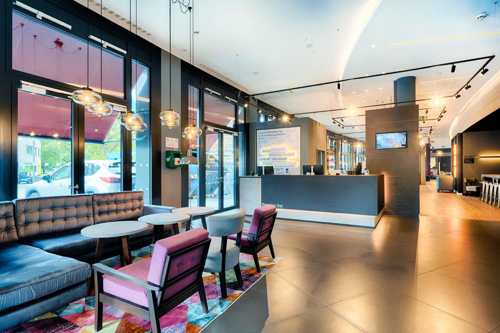 Premier Inn Heilbronn City Centre Exteriör bild